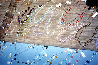 ��i�^�r�[�Y�l�b�N���X